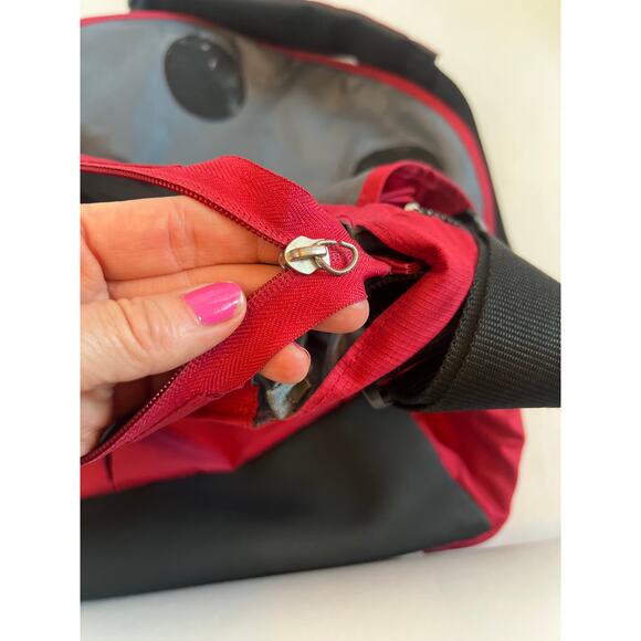 COLUMBIA OUTFITTER MESSENGER DIAPER SHOULDER BAG UNISEX PARENTS RED AND BLACK - Picture 8 of 15